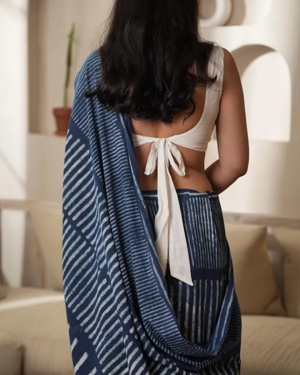 Indigo_Cotton_Silli_Dabu_Print_Mul_Saree_With_Tassels_For_Women
